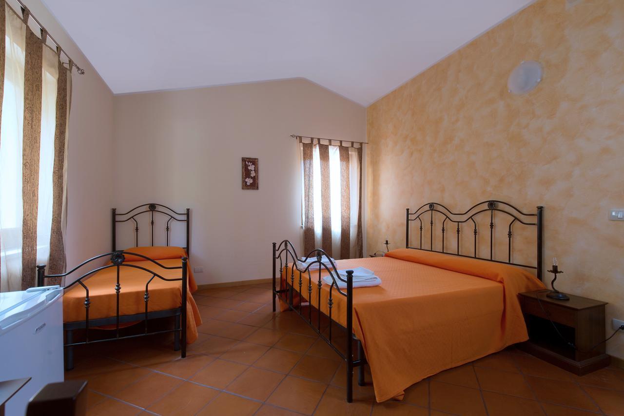 Turismo Rurale Il Sole Sant'Angelo di Brolo Habitación foto